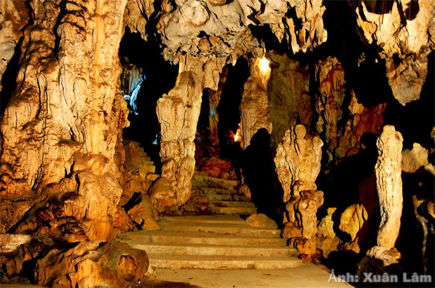 Explore the cave, Dich Long pagoda